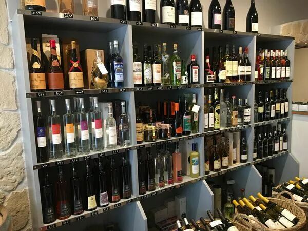 Notre gamme d’apéritifs anciens de Provence et nos crèmes et liqueurs 